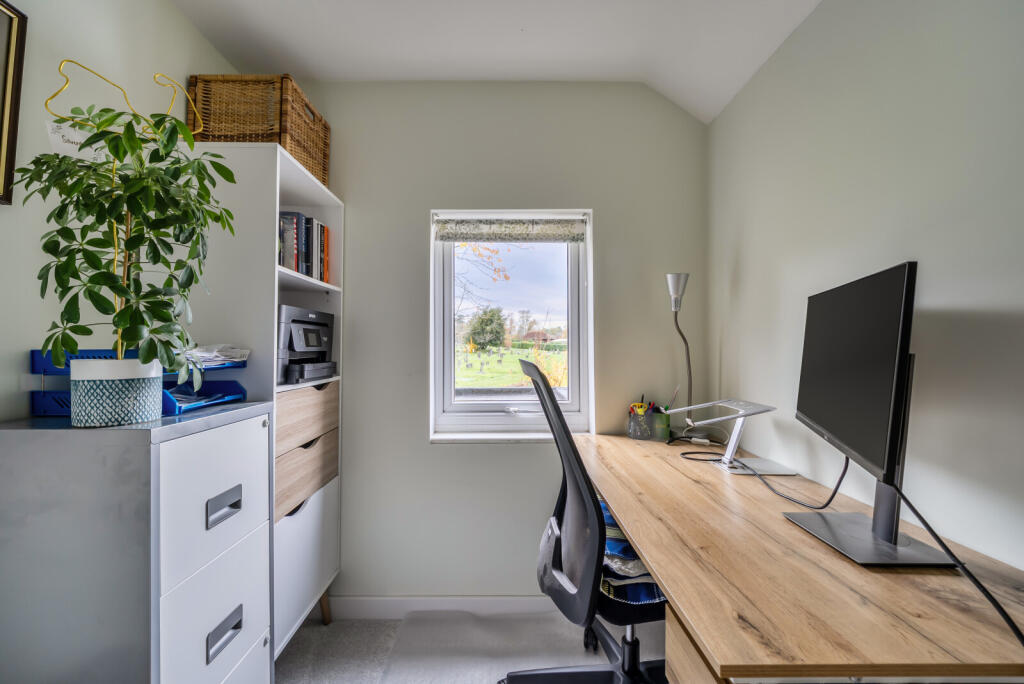 1376303-16-690b31...