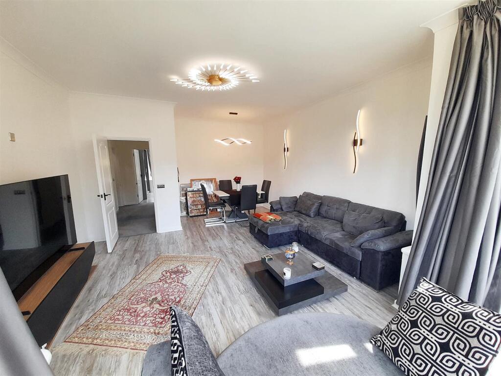 Living dining room new.jpg