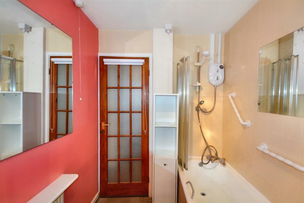 DSC_7717bathroom.jpeg
