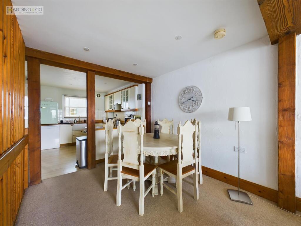 Dining area.jpg