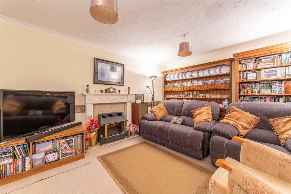 37 Birch Grove-14.jpg