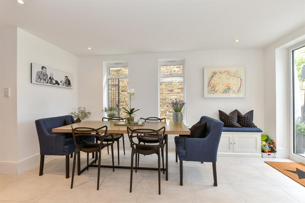 Kitchen/Breakfast Room