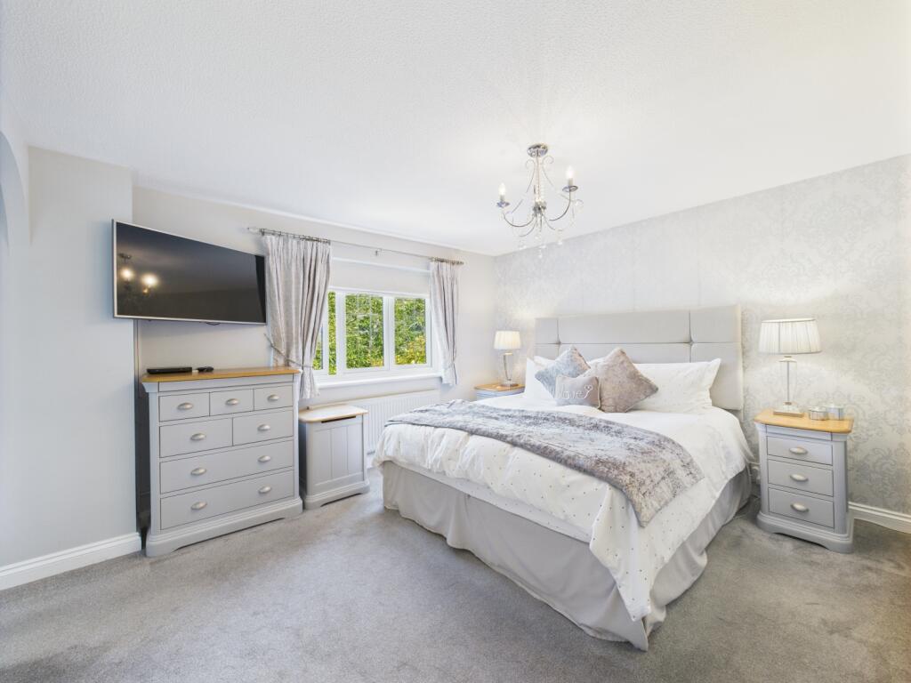 CAM02023G0-PR0152-STILL013