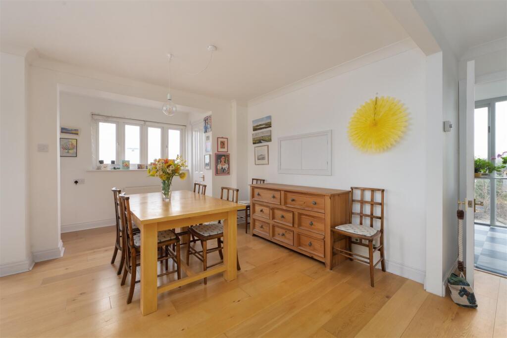 Island Wall, Whitstable