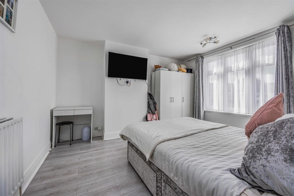 3 Algiers Road, Baffins-Small-PorticoMarketing-Sol