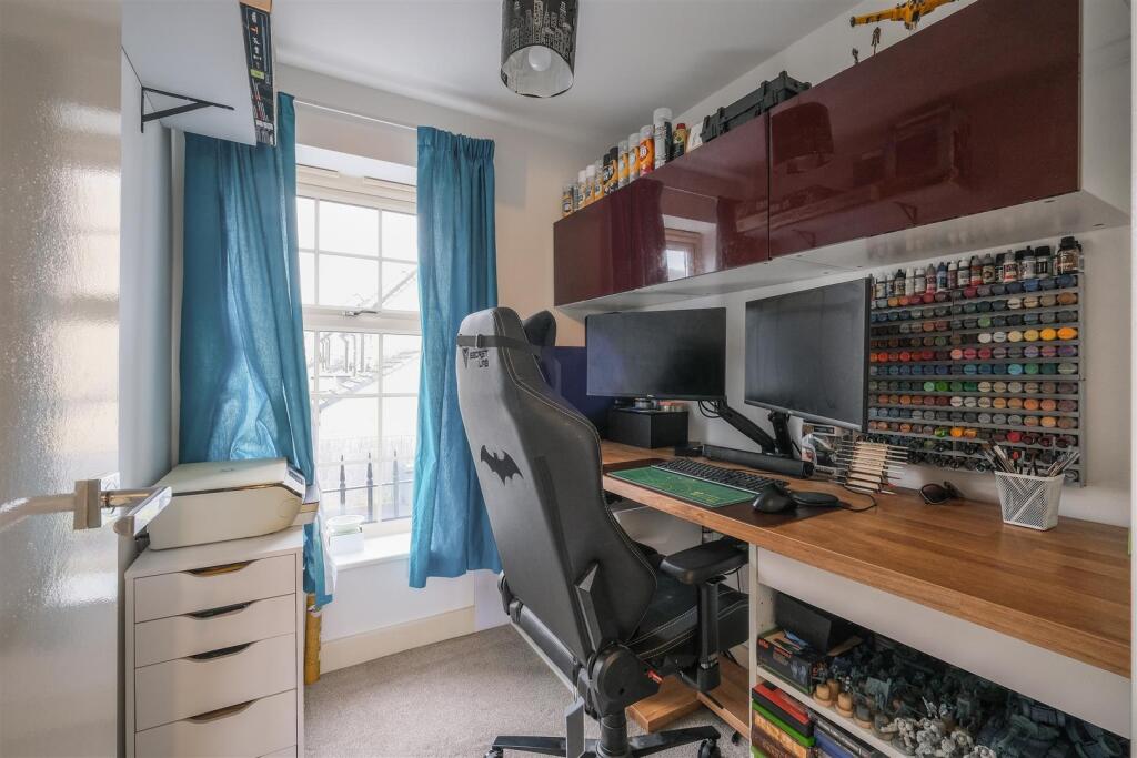 Office/Bedroom 5