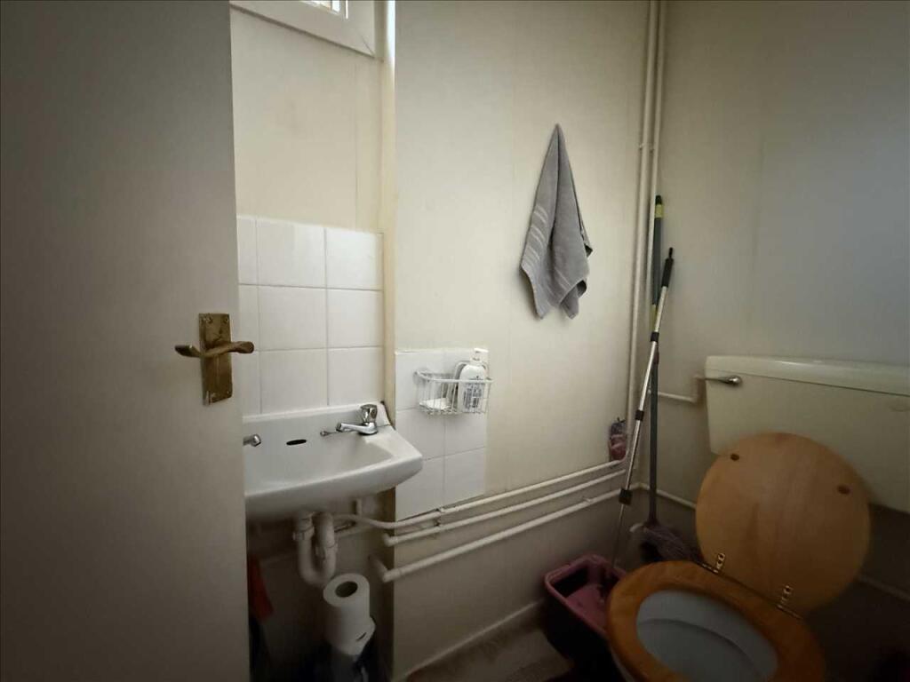 CLOAKROOM