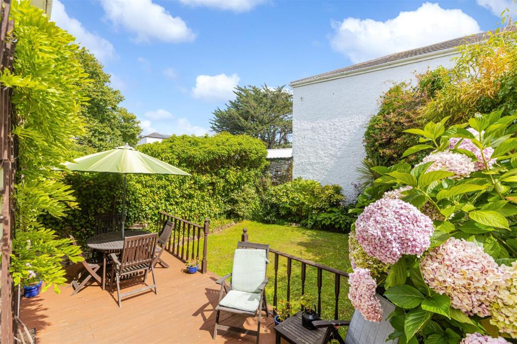 A06 - Bridge Road Torquay, Olivet - 250814.jpg