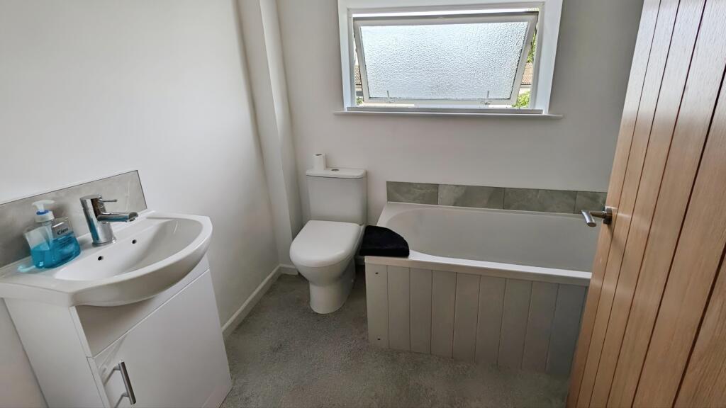 pbox-bathroom-326774.jpg
