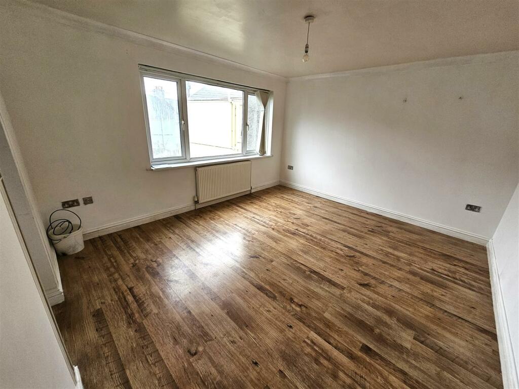 Living Room.jpg