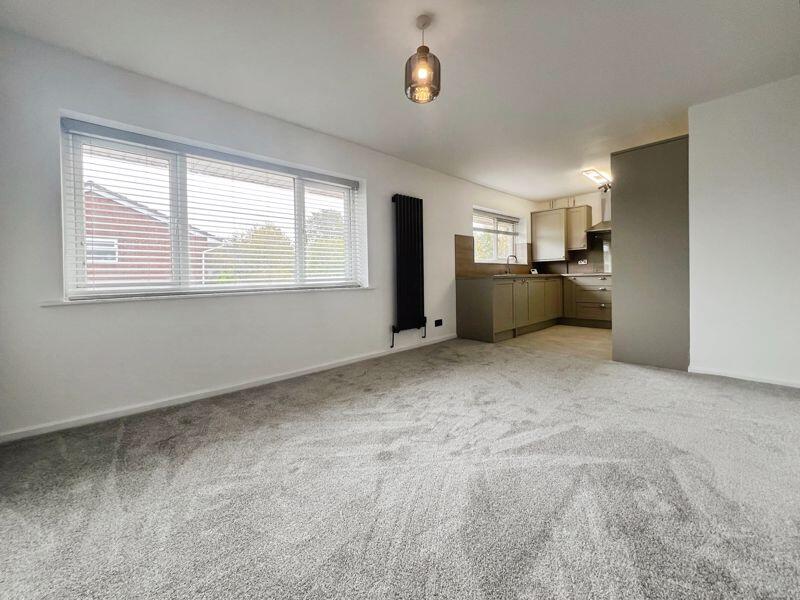 Kitchen &amp; Lounge