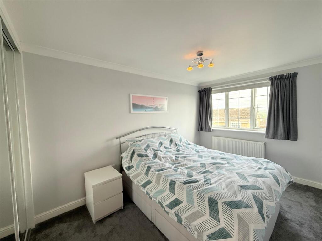 bed 1.jpg