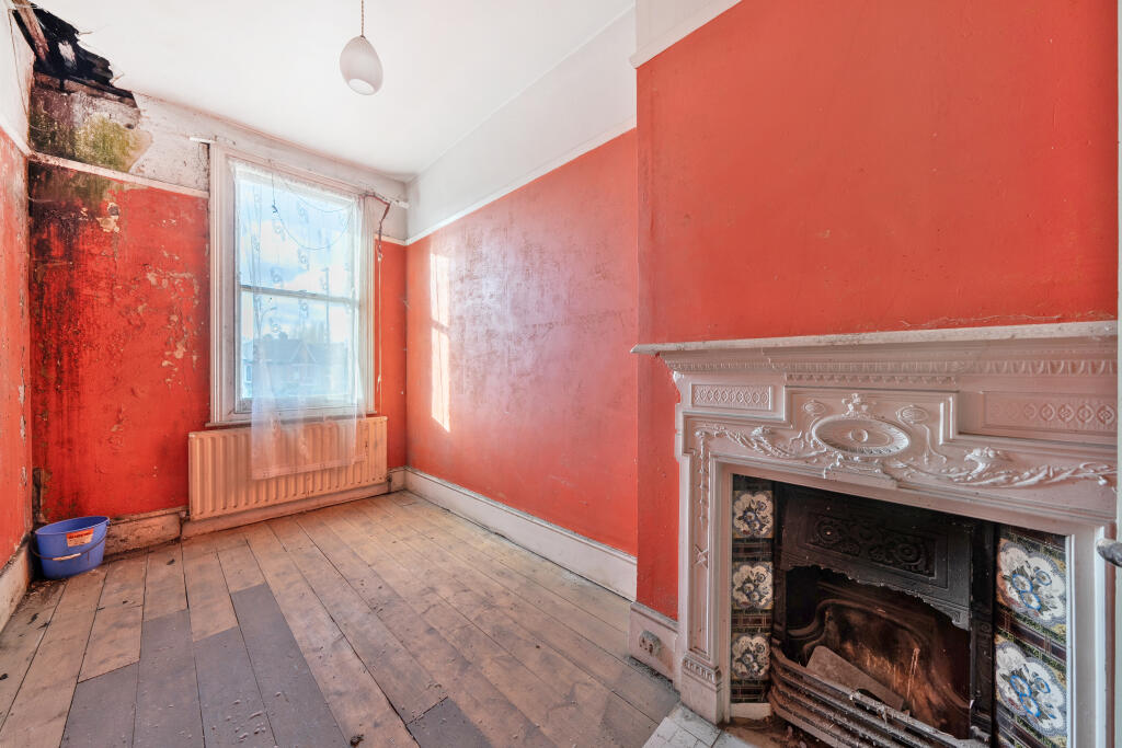 79 Bromley Road, Catford, London, SE6 2UF