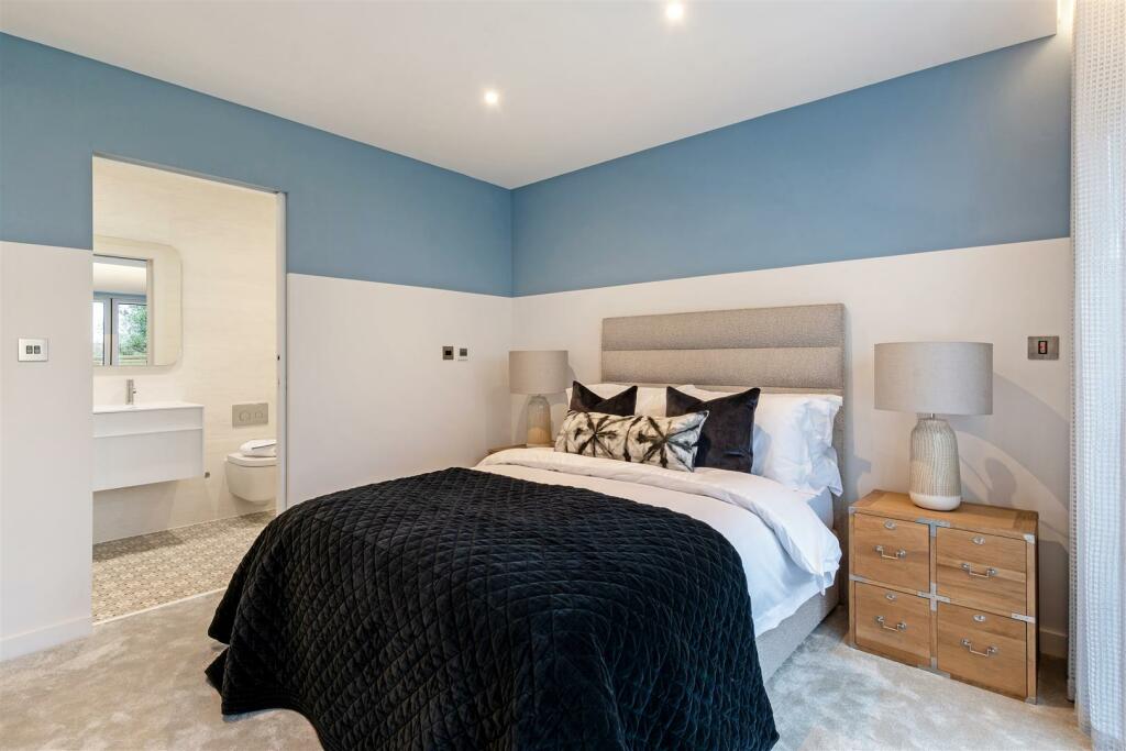 304 Sandbanks Road 327170 - (21).jpg