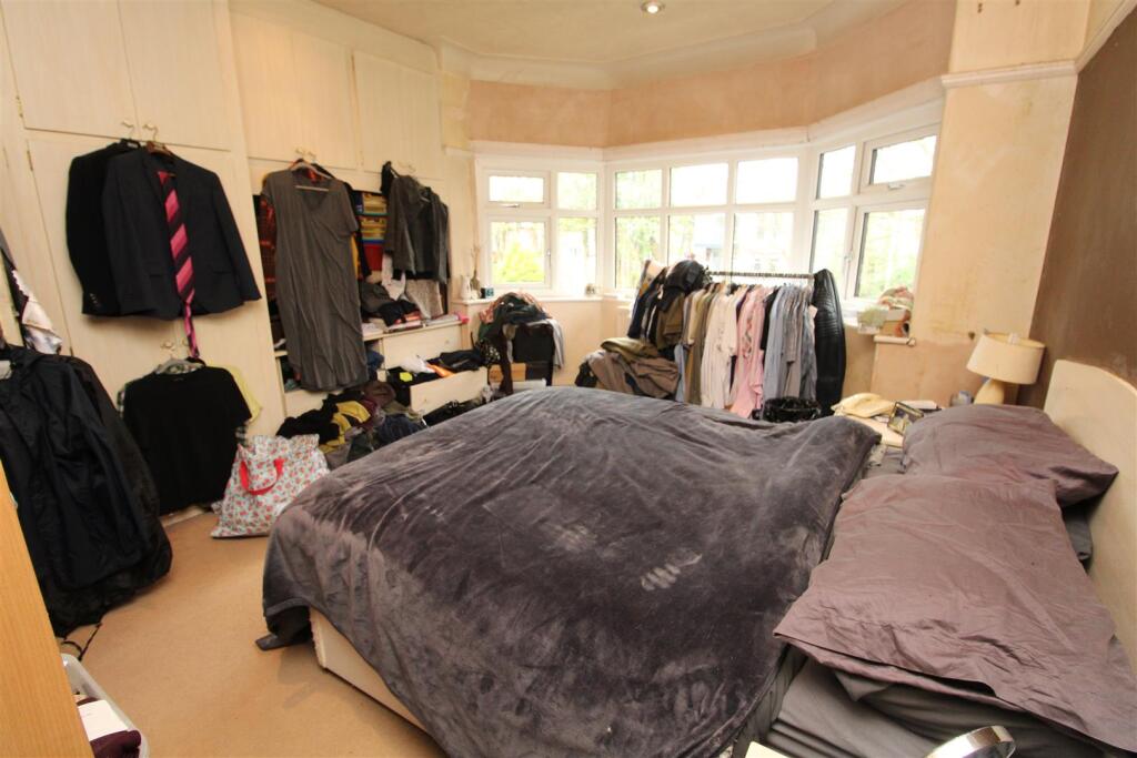 bed `1