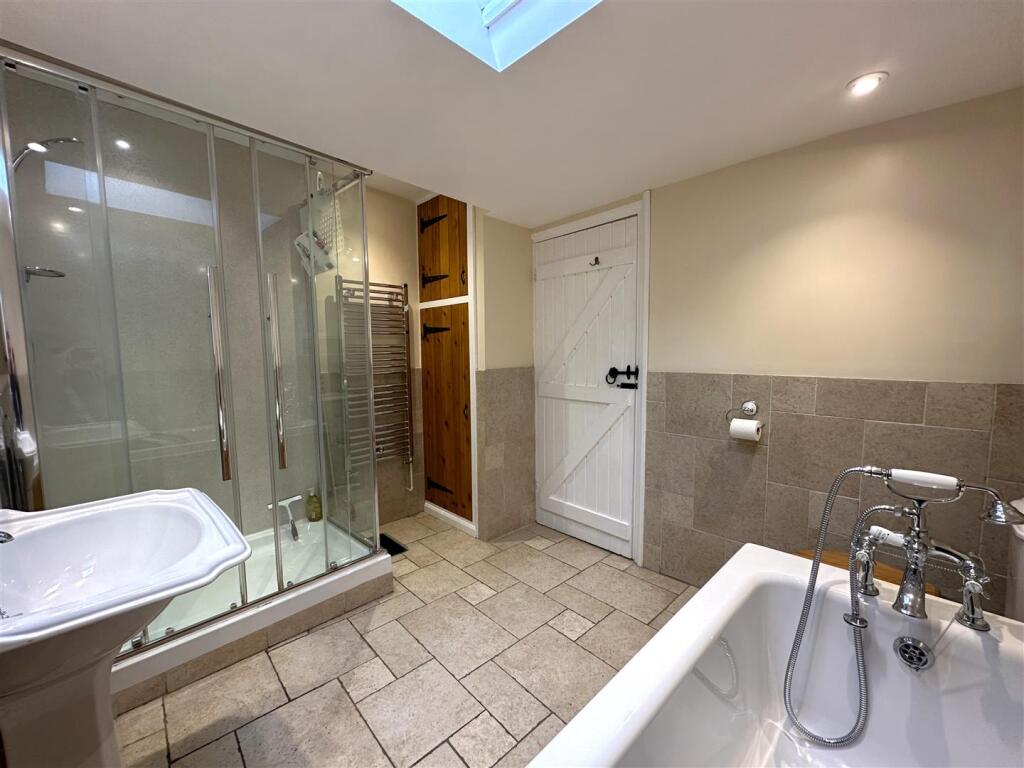 Four-Piece Bathroom 176