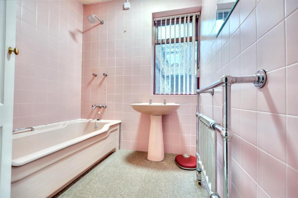 Bathroom.jpeg