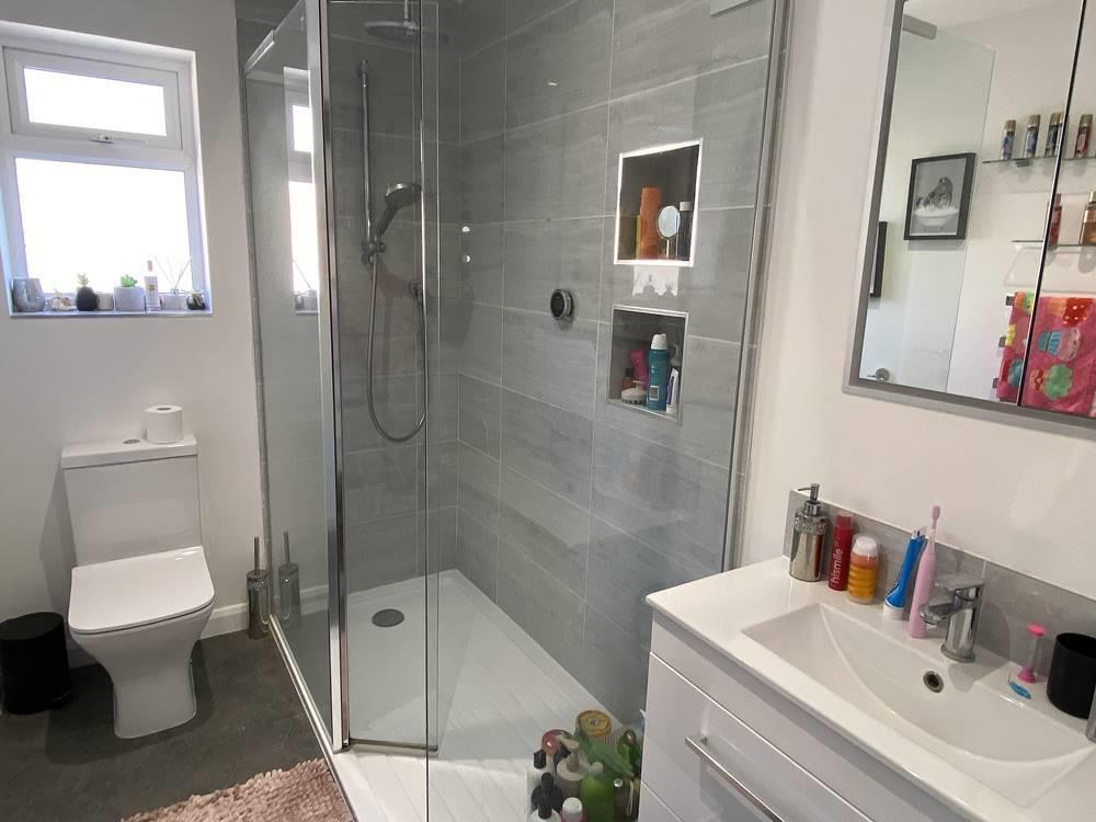 en suite2.jpg