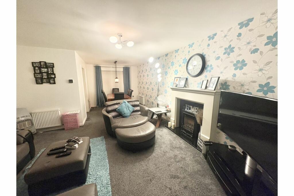 Lounge/Dining Room