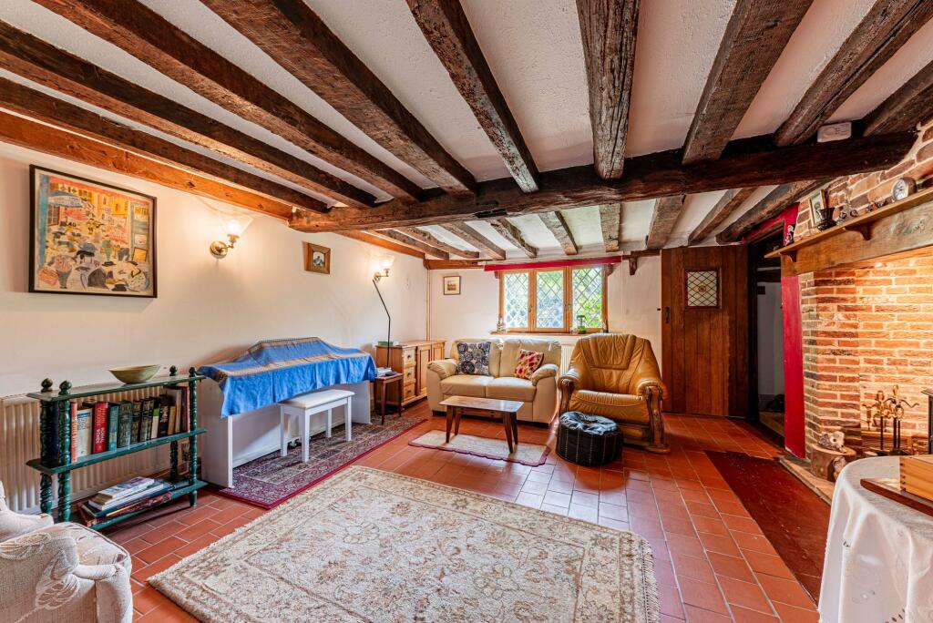 Living Room (2)