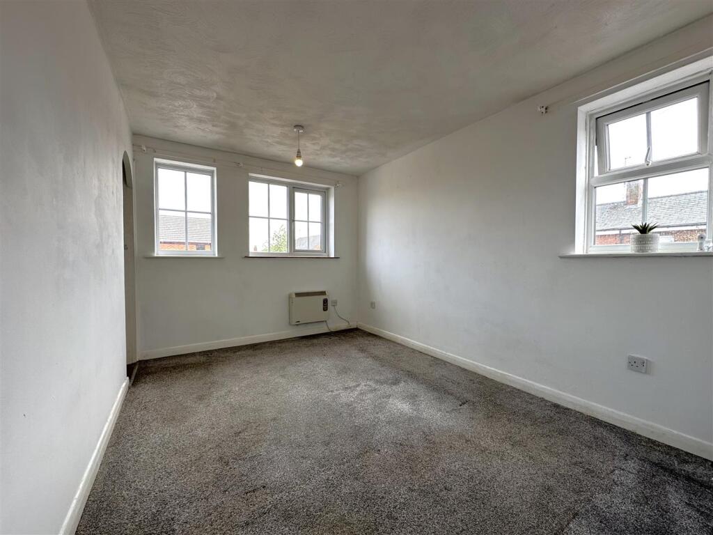 Master Bedroom 442