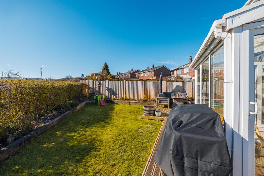 5 Axholme Close-39.jpg