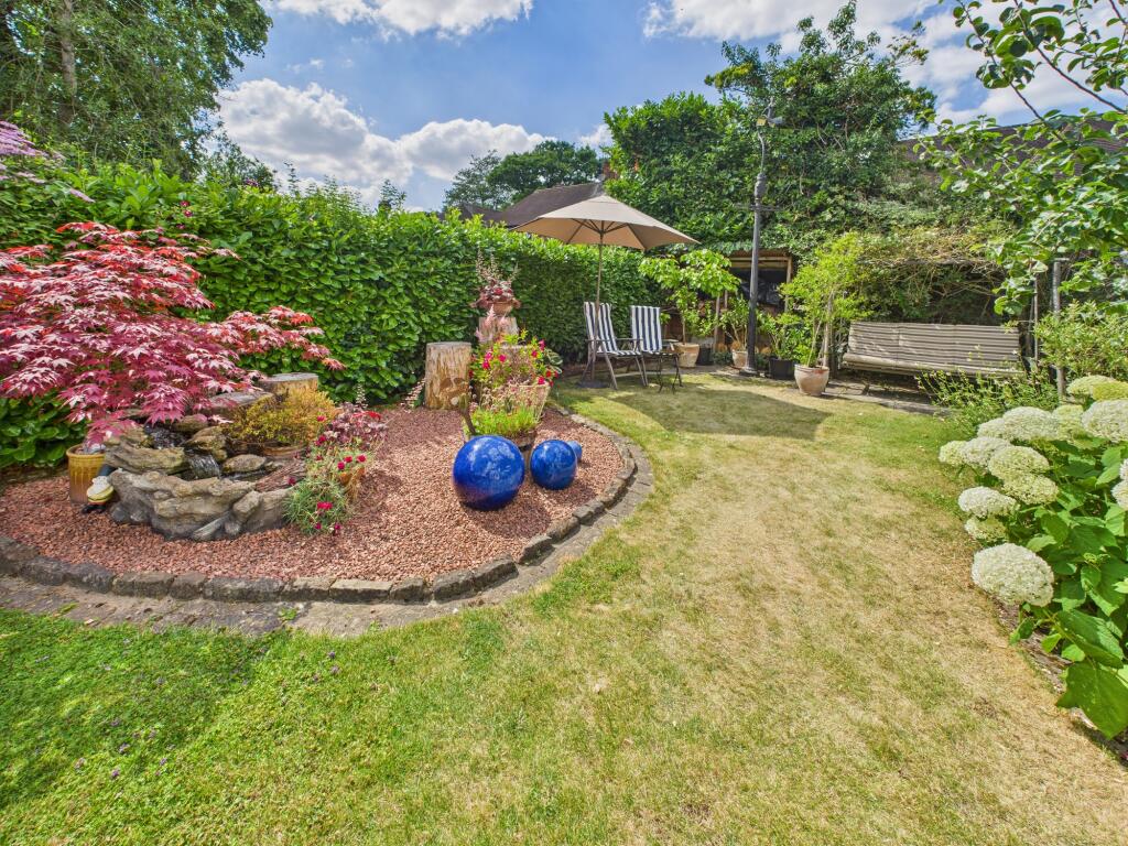 CAM03674G0-PR0565-STILL017