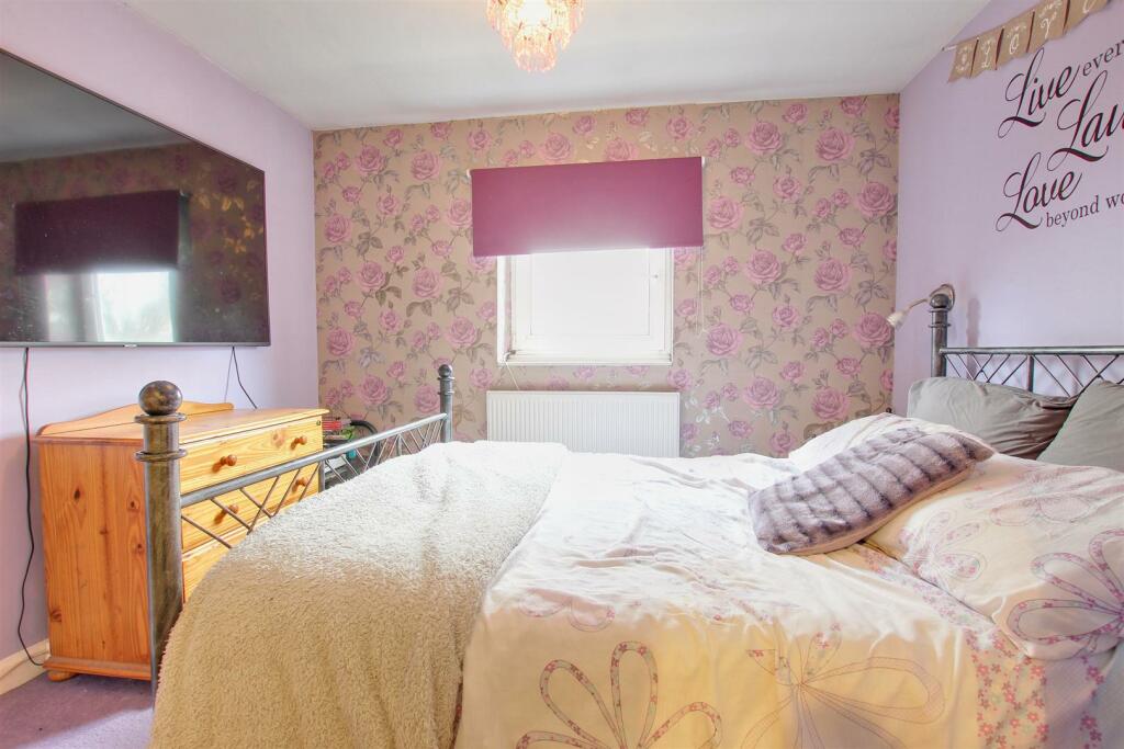 BEDROOM 4 (SIDE)