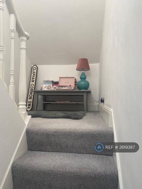 Landing 2 - Way To Sitting / Dining Room