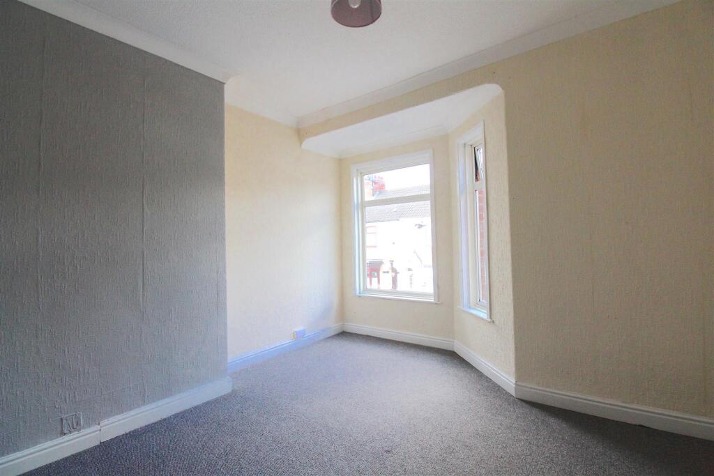 Bedroom 1.JPG