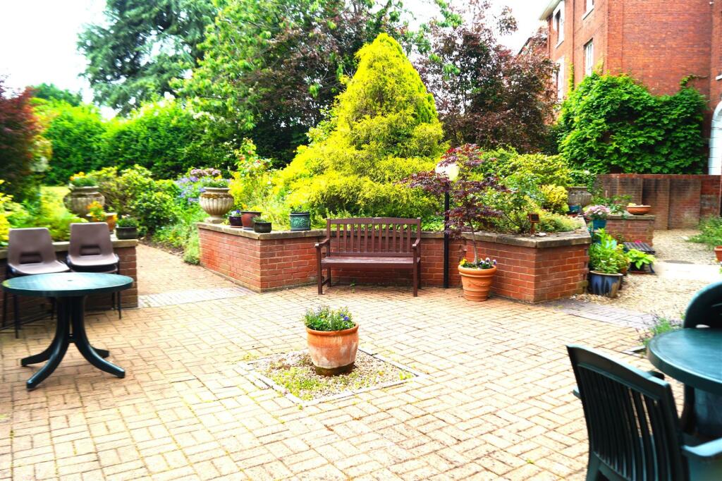 Garden (6).JPG