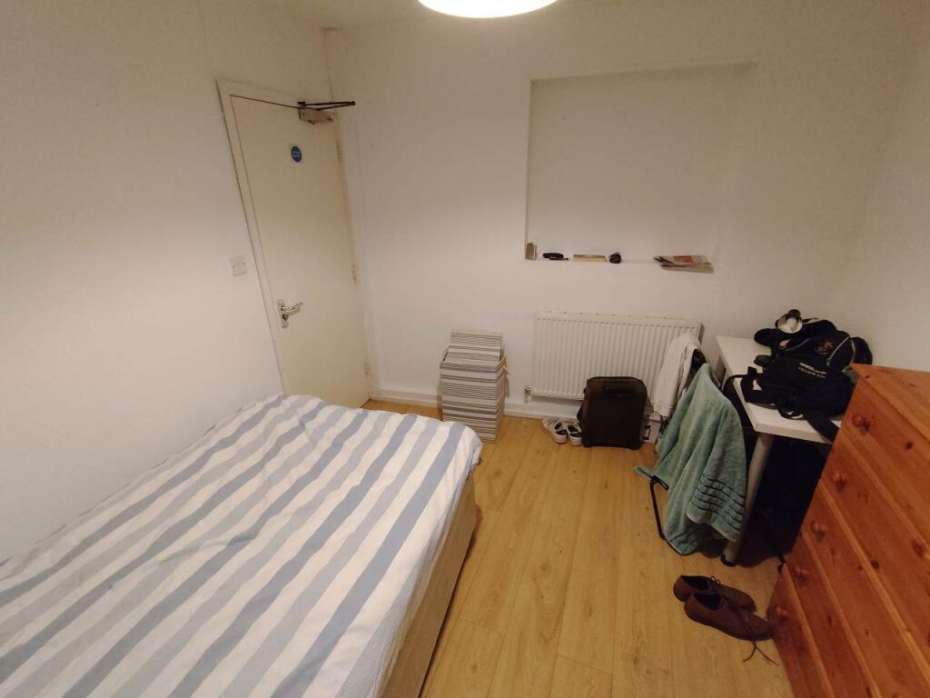Bedroom 5 (2)