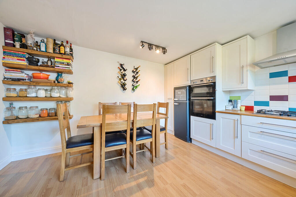 Kitchen/ Dining R...