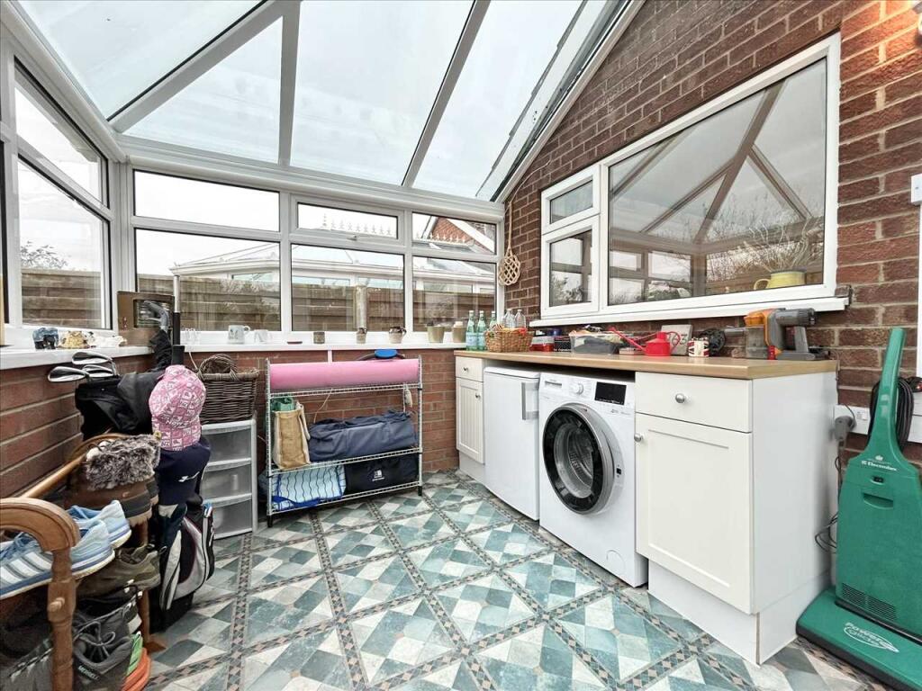 CONSERVATORY/UTILITY