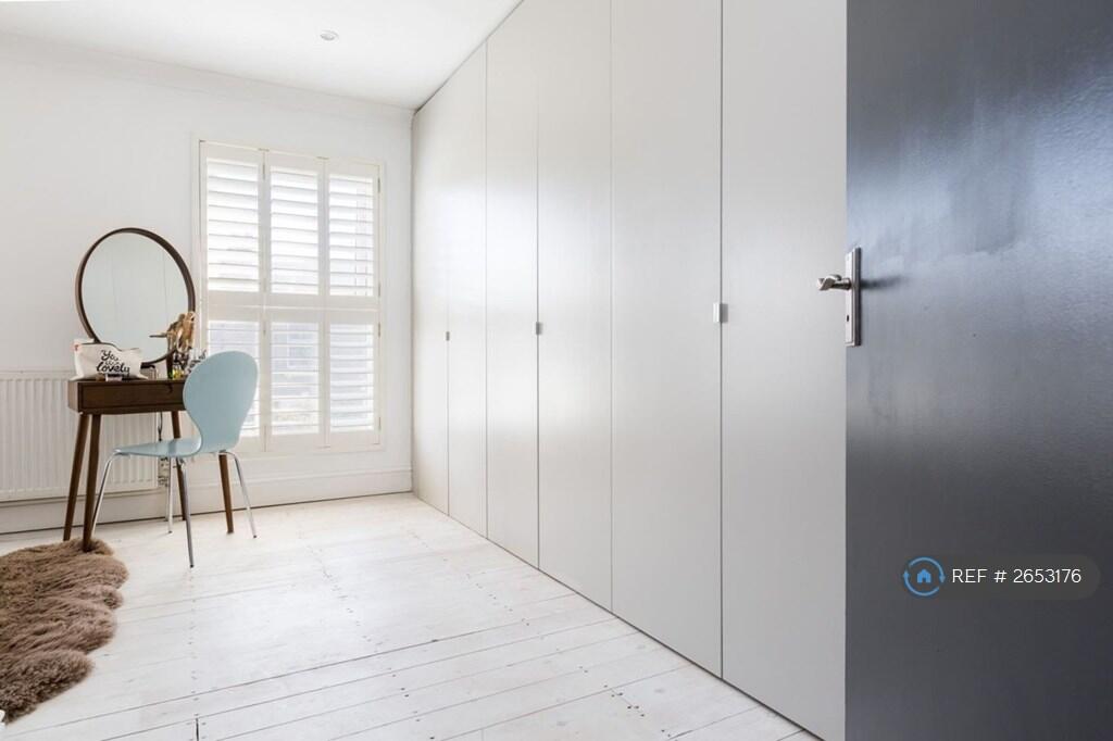 Master Bedroom Cupboards