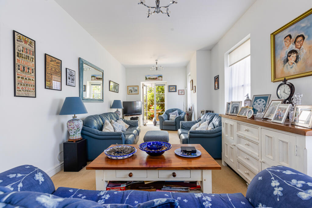 A09 - 9 Cator, Stoke Gabriel - 250708