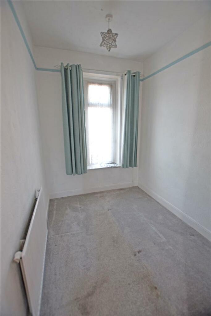 bed2.jpg