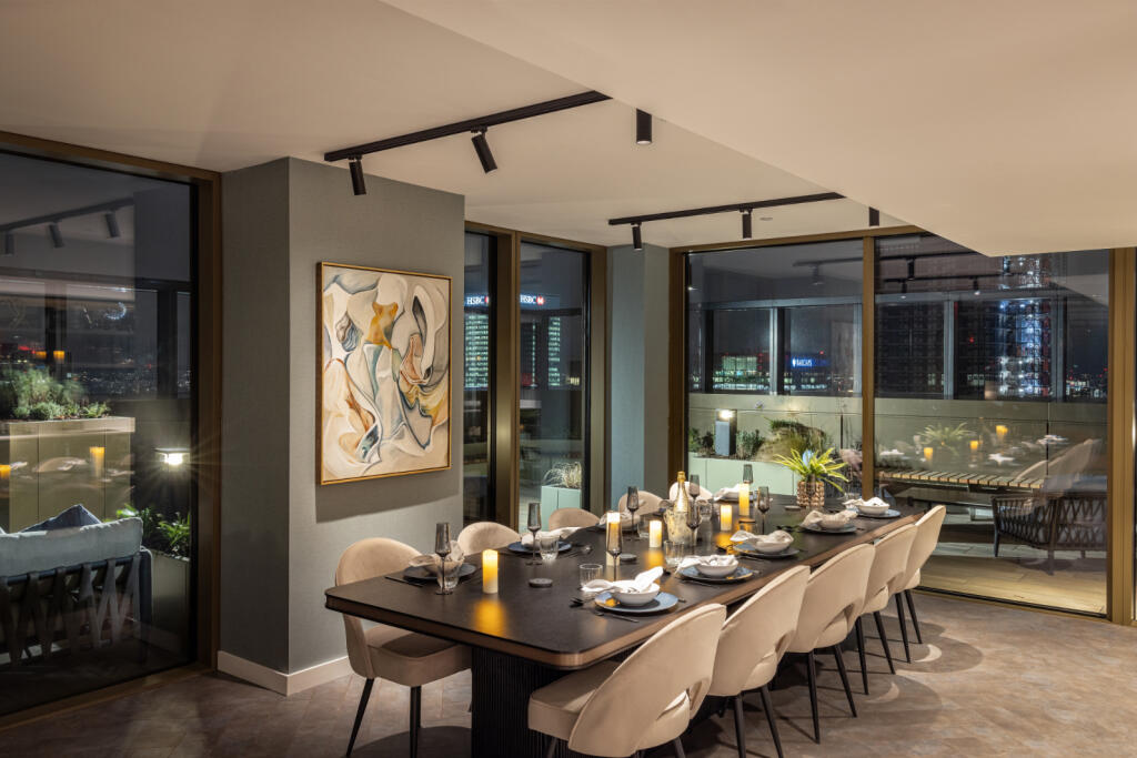 OTQ Dec 24 194 V2.jpg