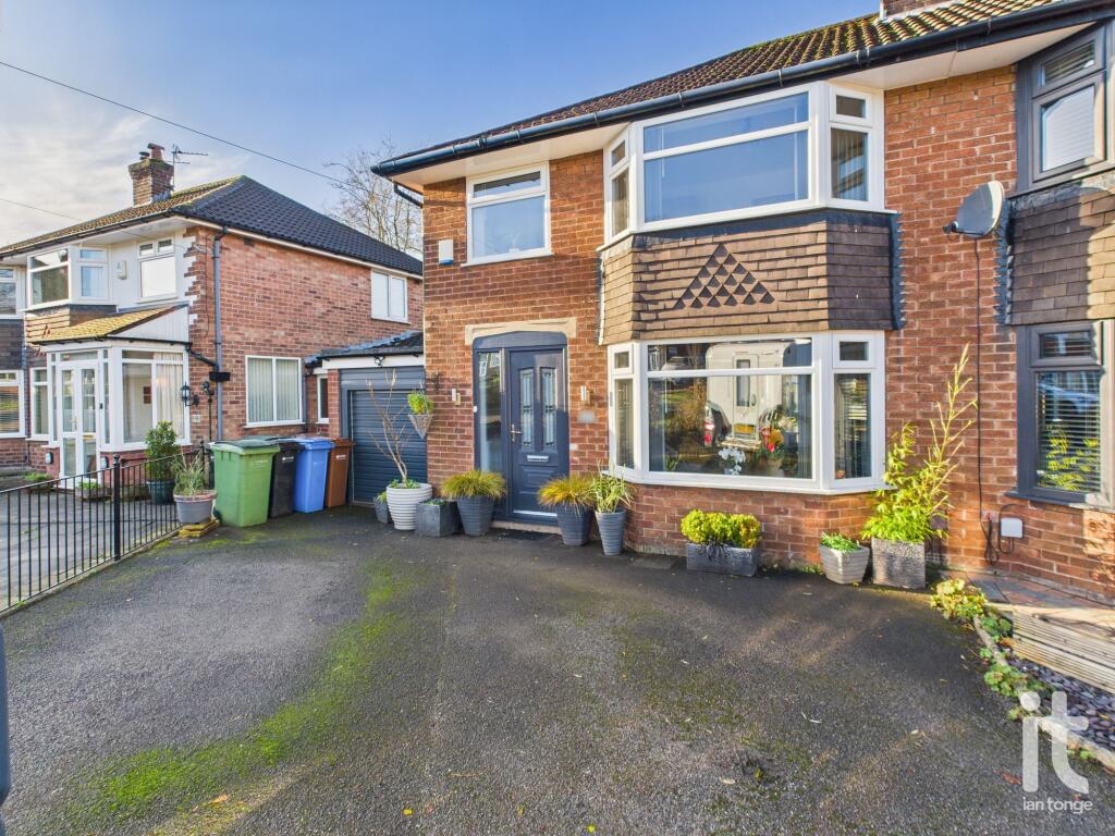 Pennine Road, Woodley, Stockport, SK6
