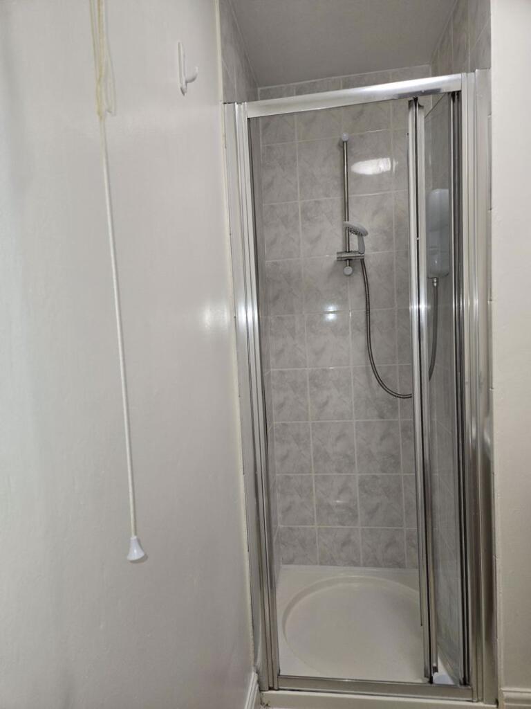 En-suite shower 