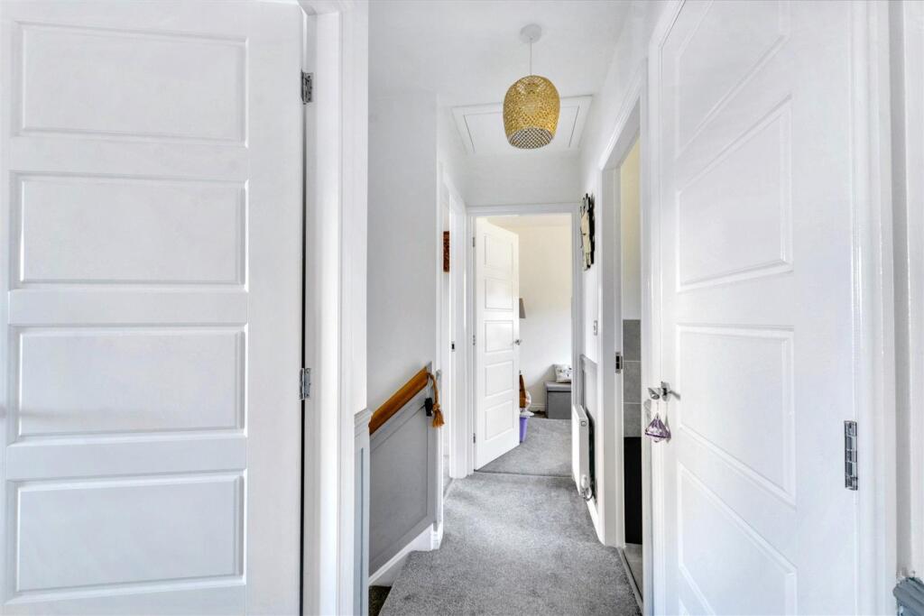 1st Floor Landing_2.jpeg