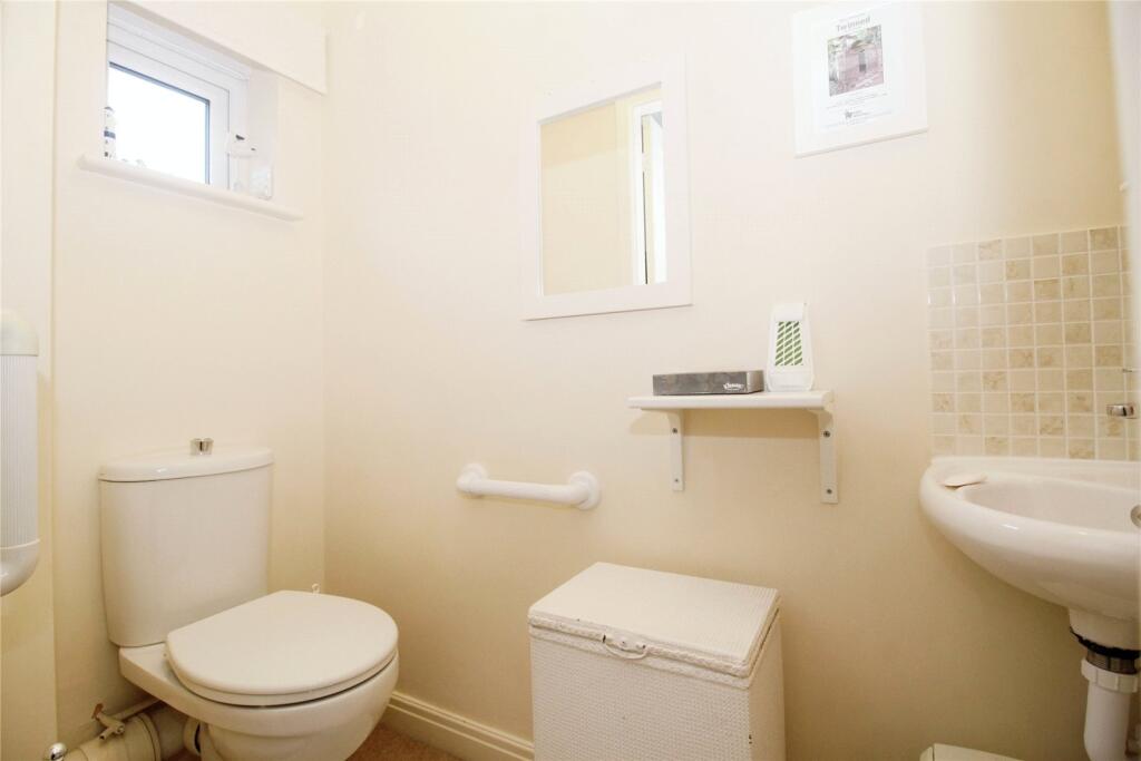 Cloakroom/Wc