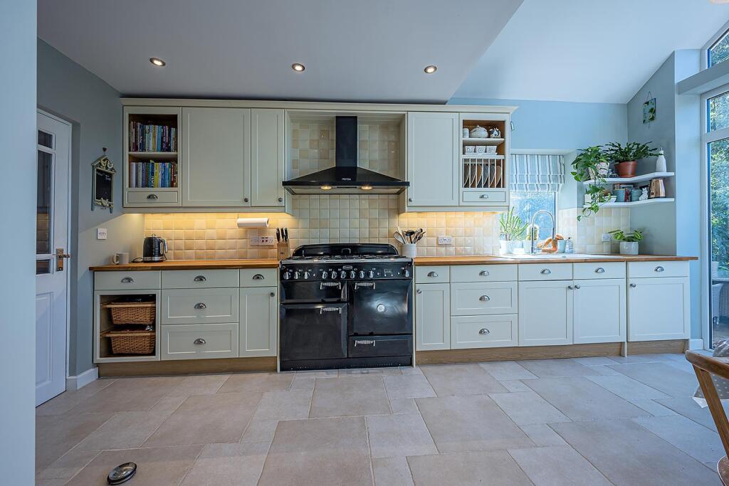Kitchen 4