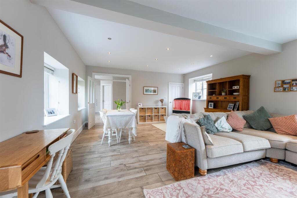 36 The Ridgeway-010.jpg