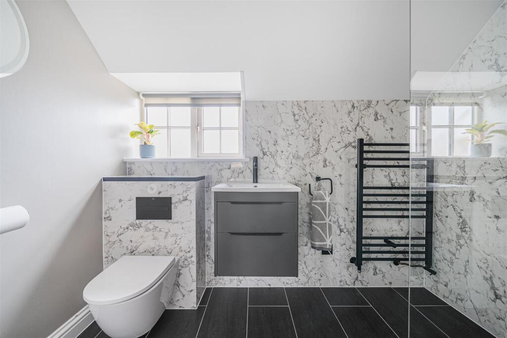 6 New Road, Greens Norton (21).jpg