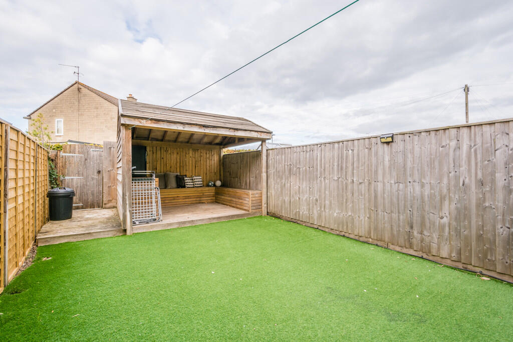 27 Combe Road New...