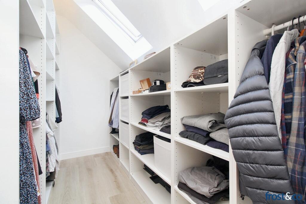 Master Walk in Wardrobe