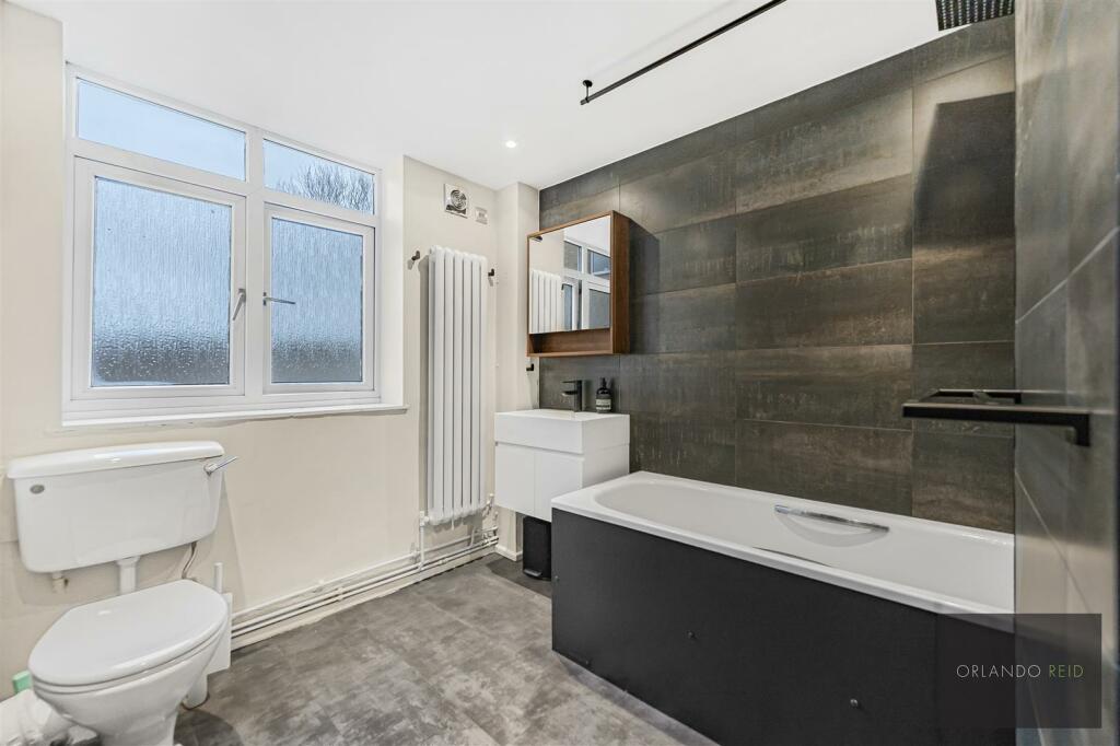 Flat 10, Tait Court SW8 2EU-3.jpg