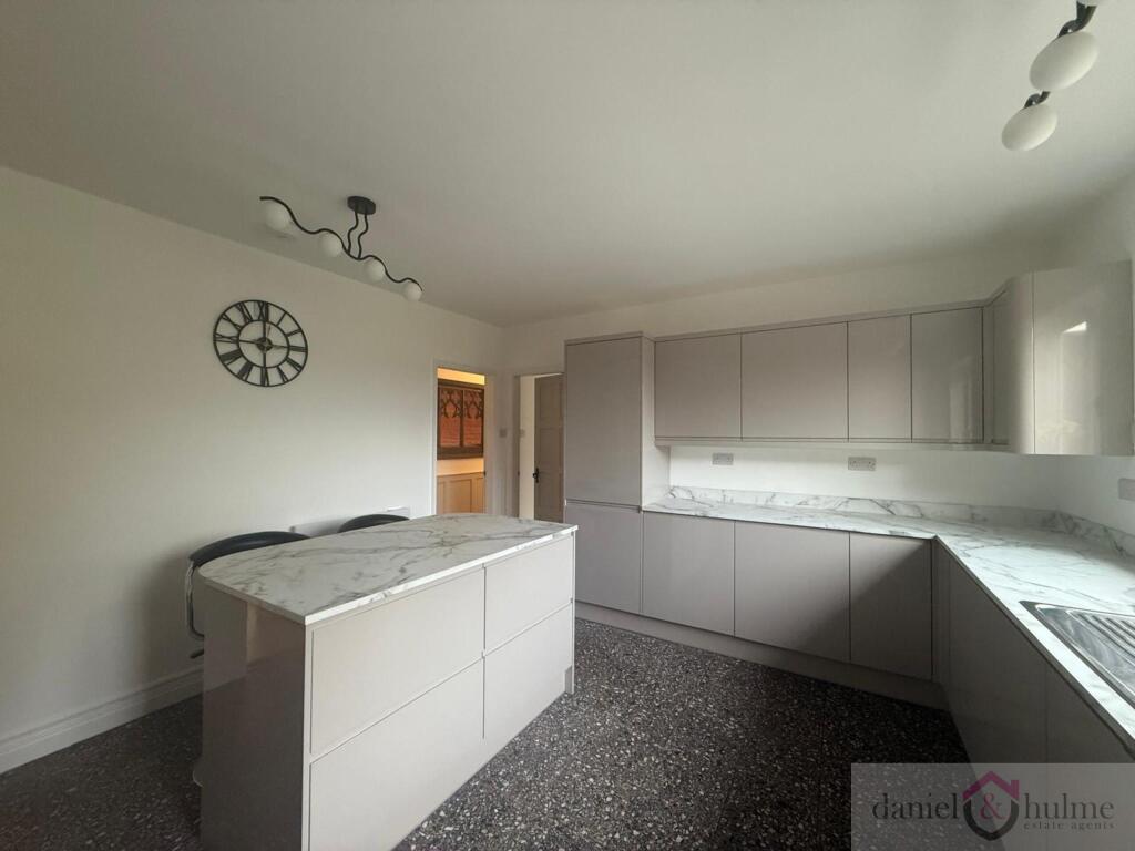 WhatsApp Image 2025-02-24 at 13.38.03 (8).jpeg