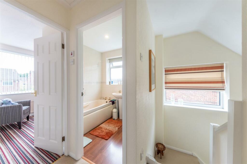 95 Ridings Lane-022.jpg